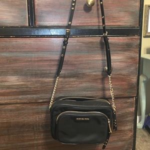 Michael kors black/gold crossbody EUC